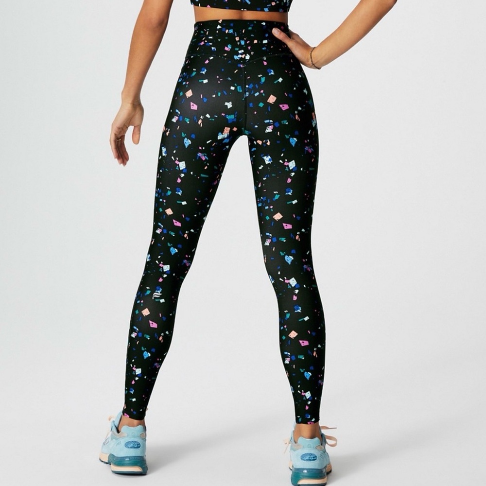 NWOT Fabletics Anywhere Motion365+ High-Waisted Legging!